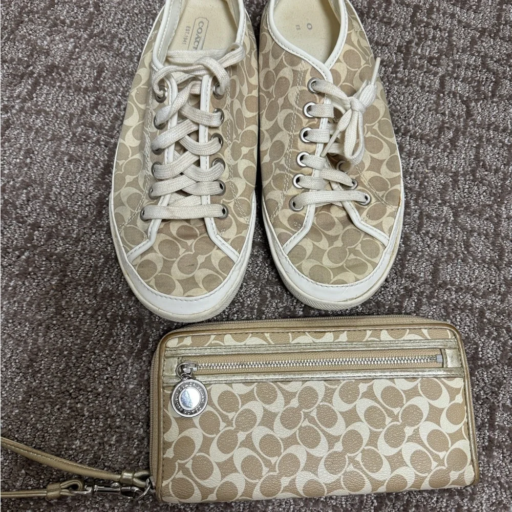 Coach bundle - Picture 1 of 1
